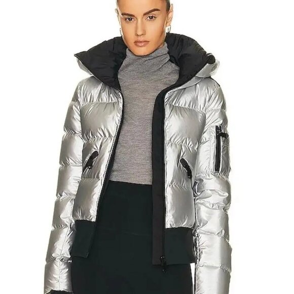 🎿NWT Goldbergh Aura Puffer Women’s Ski Jacket Metallic Silver w/ Black Star 🌟 - Picture 1 of 10